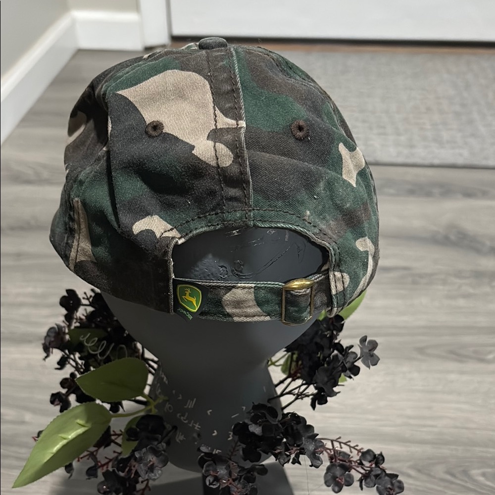 John Deere Camo Hat with Logo - Picture 2 of 7